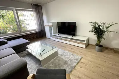 TV/Unterhaltungsangebot in der Unterkunft Apart70-Modern Design I Garden with Terrace I Smart TV I Free Parking I Free WiFi