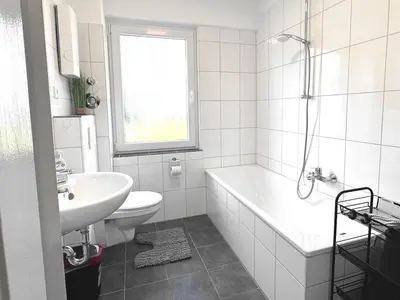 Ein Badezimmer in der Unterkunft VAZ Apartments Freiheit 2 für Monteure