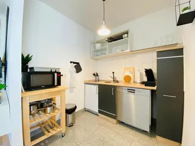 Küche/Küchenzeile in der Unterkunft KYANIT APARTMENT: FREE PARKING + POOL + NETFLIX