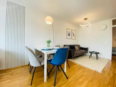 Ein Sitzbereich in der Unterkunft KYANIT APARTMENT: FREE PARKING + POOL + NETFLIX