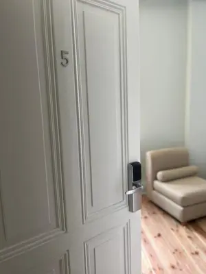 Ein Sitzbereich in der Unterkunft Stuckhotel Fettehenne