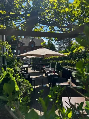 Ein Garten an der Unterkunft Hotel & Restaurant Eggers GmbH