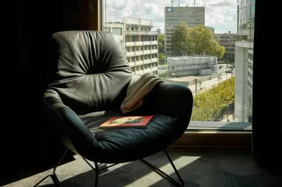 Ein Sitzbereich in der Unterkunft The Cloud One Düsseldorf-KöBogen