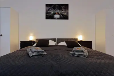 Ein Bett oder Betten in einem Zimmer der Unterkunft City Studios mit Garten in Elberfeld- Zentral - Nespresso - Netflix