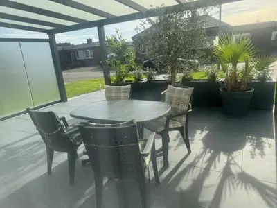 Ein Patio oder anderer Außenbereich in der Unterkunft Exklusive Flughafen-Messe Apartment nähe Düsseldorf