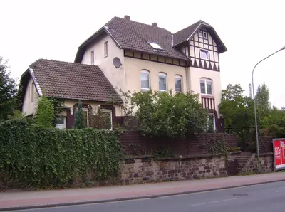 Das Gebäude in dem sich das Privatzimmer befindet