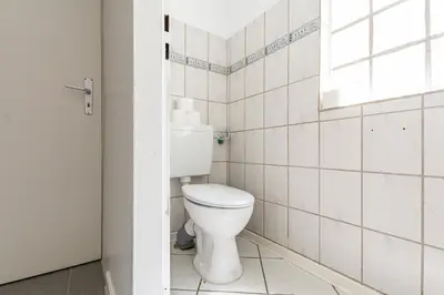 Ein Badezimmer in der Unterkunft T&K Apartments Duisburg 4 Apartments 110qm with balcony