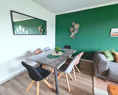 Ein Sitzbereich in der Unterkunft Schöne Wohnung mit Balkon/Parkplatz/Aufzug
