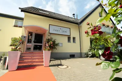 Das Gebäude in dem sich das Hotel befindet