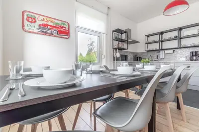 Küche/Küchenzeile in der Unterkunft WORKER'S HOME F7 - Haus mit 4 Schlafzimmern für 8 Personen