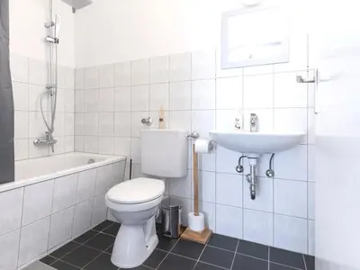 Ein Badezimmer in der Unterkunft VAZ Apartments Home-at-Work für Monteure und Fachkräfte TV, WLAN, Balkon, Küche, Parkplatz