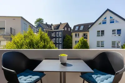 Ein Balkon oder eine Terrasse in der Unterkunft Uniklinik-Nähe Modernes Apartment, mit Balkon