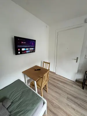 TV/Unterhaltungsangebot in der Unterkunft Günstiges Apartment Gelsenkirchen Schalke