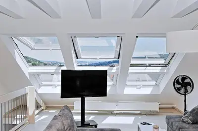 TV/Unterhaltungsangebot in der Unterkunft Luxus über 2 Etagen mit Balkon in Elberfeld