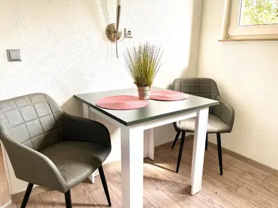 Ein Sitzbereich in der Unterkunft Zuhause im Ruhrgebiet 2 mit Balkon