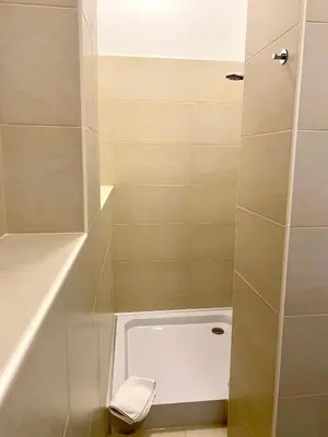 Ein Badezimmer in der Unterkunft 2 Rooms, free Parking, 25 min to Düsseldorf, 150 Mbps WLAN