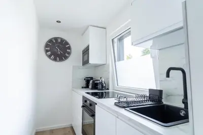 Küche/Küchenzeile in der Unterkunft Green Flat Düsseldorf First