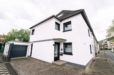 Das Gebäude in dem sich die Ferienwohnung befindet