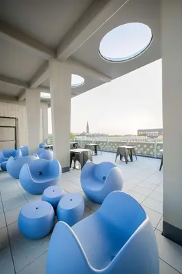 Ein Sitzbereich in der Unterkunft Prize by Radisson, Dortmund City