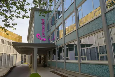 Das Gebäude in dem sich das Hotel befindet