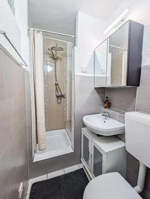 Ein Badezimmer in der Unterkunft H-Lodges - TOP City-Appartments in Essen