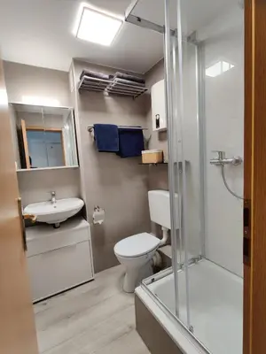Ein Badezimmer in der Unterkunft H-Lodges - TOP City-Appartments in Essen