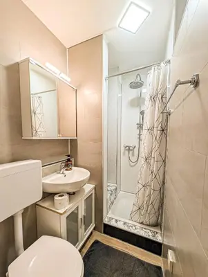 Ein Badezimmer in der Unterkunft H-Lodges - TOP City-Appartments in Essen