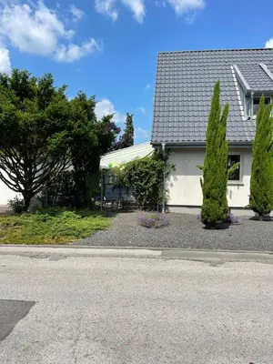 Ein Garten an der Unterkunft Caros Zimmer Gladbeck