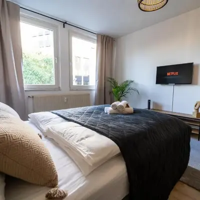 Zentral & Modern nahe Hauptbahnhof mit Privatparkplatz & schnellem WLAN