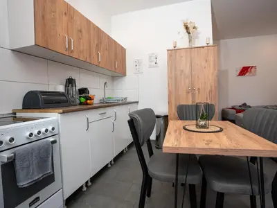 Küche/Küchenzeile in der Unterkunft Serviceroom24 - Apartment 3 in Recklinghausen Hoch WLAN - Smart-TV - 24-7 Check-in und Küche