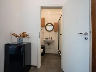 Ein Badezimmer in der Unterkunft Serviceroom24 - Apartment 3 in Recklinghausen Hoch WLAN - Smart-TV - 24-7 Check-in und Küche