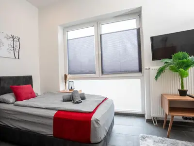 TV/Unterhaltungsangebot in der Unterkunft Serviceroom24 - Apartment 3 in Recklinghausen Hoch WLAN - Smart-TV - 24-7 Check-in und Küche