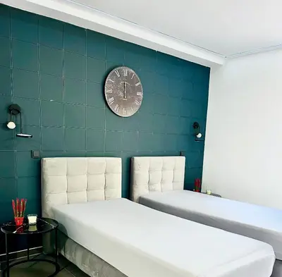 Ein Bett oder Betten in einem Zimmer der Unterkunft Modernes Apartment am Marktplatz