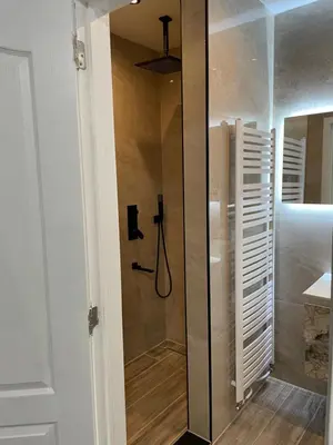 Ein Badezimmer in der Unterkunft Modernes Apartment am Marktplatz