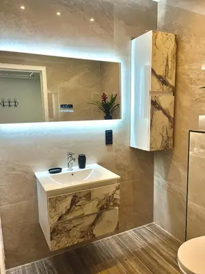 Ein Badezimmer in der Unterkunft Modernes Apartment am Marktplatz