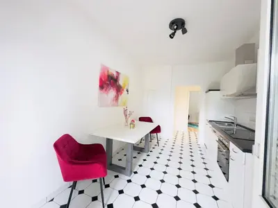 Küche/Küchenzeile in der Unterkunft Möbliert-nahe STARLIGHT EXPRESS in Bochum -WLAN-Netflix-Loggia oder Terrasse