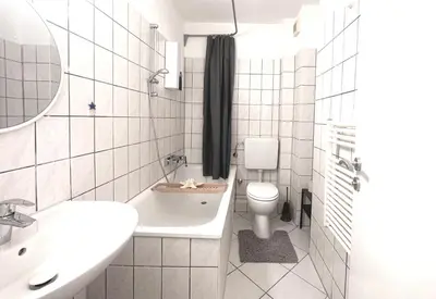 Ein Badezimmer in der Unterkunft VAZ Apartments Vogelheim Monteur-Base 3 Zim Apartments mit Highspeed-WLAN