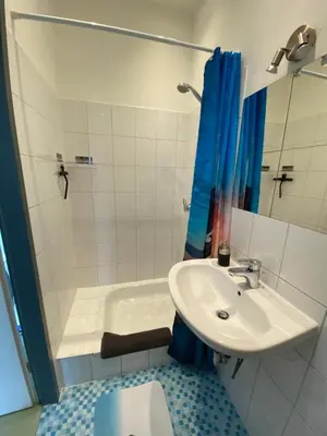 Ein Badezimmer in der Unterkunft GoyApartment für Handwerker & Business City-nah!! free Netflix! modern!