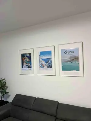 Ein Sitzbereich in der Unterkunft Luxuriöses Apartment,Neubau, 4 Personen, Parkplatz, Griechischer Stil