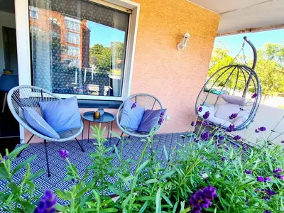 Ein Garten an der Unterkunft 2-Zimmer I Küche I Balkon I WLAN I Prime I Parken