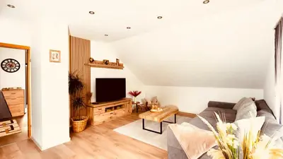 Ein Sitzbereich in der Unterkunft 3,5-Zimmer inkl Arbeitsplatz, WLAN & free Netflix, Amazon-Free Parken vollausgestattete Wohnung, 24h Check In