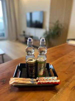 Getränke in der Unterkunft Stilvolles Apartment mit ländlichem Ausblick
