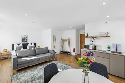 Küche/Küchenzeile in der Unterkunft City Chalet-Uni- BOXSPRINGBETT Küche-ruhig-Parkplatz