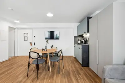 Küche/Küchenzeile in der Unterkunft Limehome Oberhausen Paul-Reusch-Str