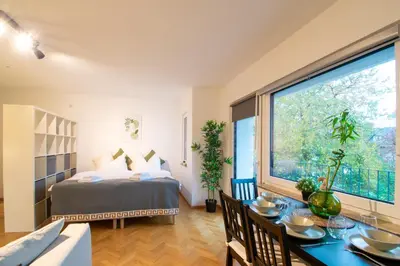 Ein Bett oder Betten in einem Zimmer der Unterkunft Cozy apartment with kitchen + balcony NEW!