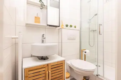Ein Badezimmer in der Unterkunft Design-Apartment Duisburg - Küche, Nespresso, Parken - by Lott Living