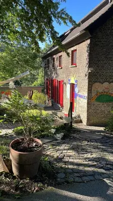 Ein Garten an der Unterkunft Feierabend im Grünen
