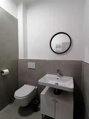 Ein Badezimmer in der Unterkunft estrella24 LIVING ROOMS Singapur