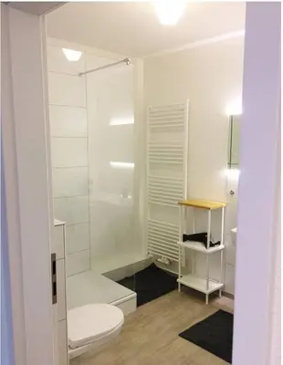 Ein Badezimmer in der Unterkunft HOMEFY OLDTOWN APARTMENT - 6 people - 2 bath - balcony - top location