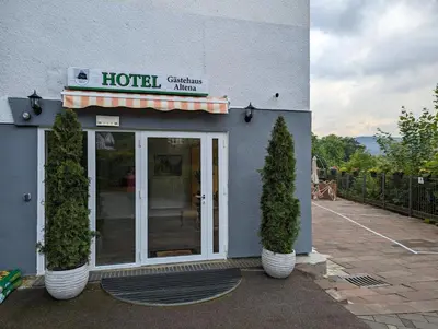 Das Gebäude in dem sich das Hotel befindet